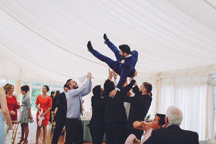 Groom party and groom joy. Gorgeous wedding in Spain | More on: http://mysweetengagement.com/gorgeous-wedding-in-spain - Photo: David Fernández