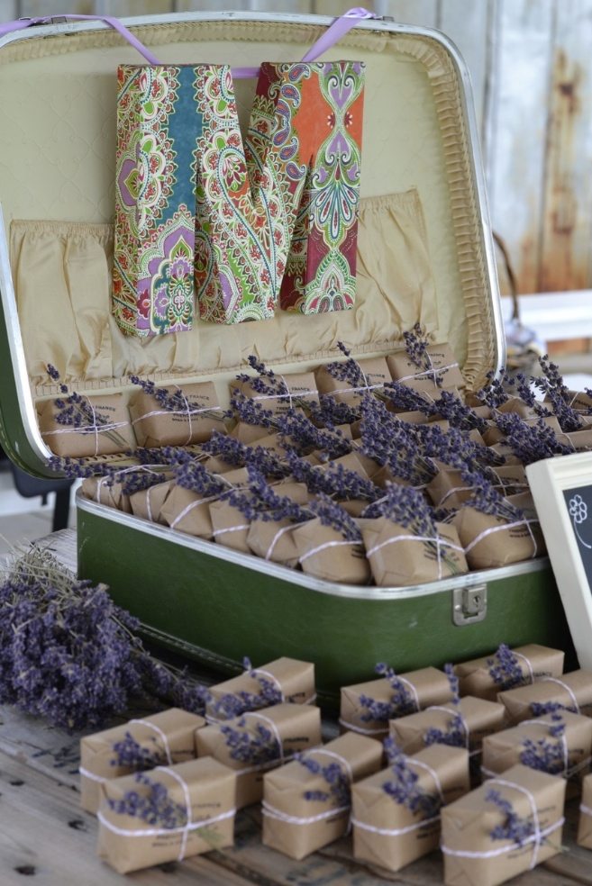 DIY wedding favor idea: Lavender Soap. // Wedding favor ideas your guests will love