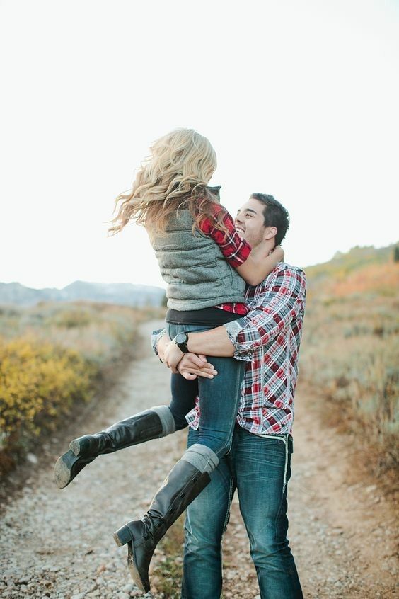 Romantic couple's photography pose idea for your engagement photos. // 10 Stunning Fall Engagement Photo Inspirations. // mysweetengagement.com