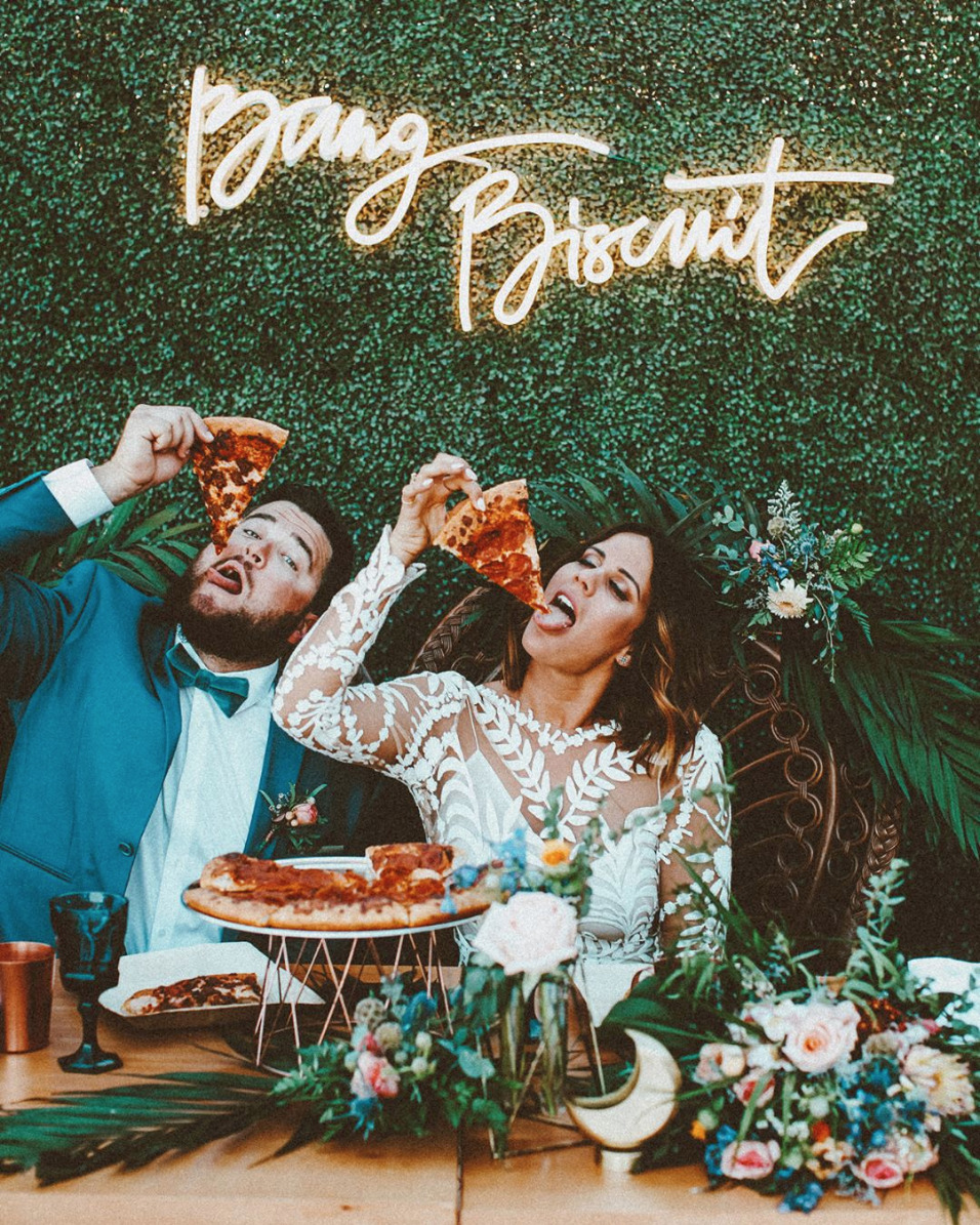 Keeping it cool. It turns out gold neon lettering sign is the perfect accent for a greenery wall backdrop. // Fun and bright neon wedding sign decor ideas // mysweetengagement.com