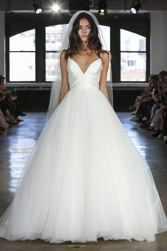 Elegant ball gown wedding dress. // mysweetengagement.com