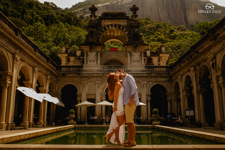 Pré-wedding Jardim Botanico Rio de Janeiro | Post completo: https://mysweetengagement.com/ensaio-pre-wedding-e-historia-de-amor-no-rio