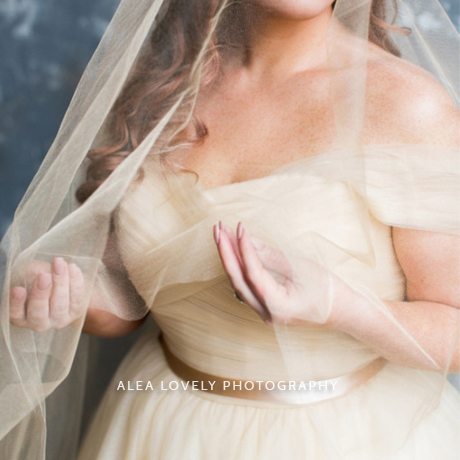 Gallery page with the most beautiful curvy wedding dresses to get you inspired for your wedding day. // My Sweet Engagement // mysweetengagement.com/galleries/curvy-bride