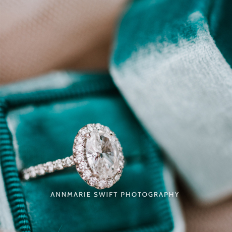 Gallery with an incredible selection of gorgeous engagement ring ideas. // My Sweet Engagement // https://mysweetengagement.com/galleries/engagement-rings