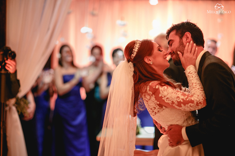 You may kiss the bride | https://mysweetengagement.com/casamento-em-blumenau-joanna-e-rafael