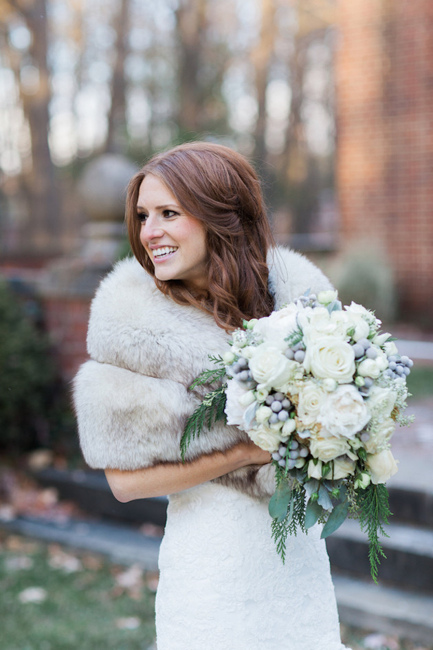 10 Gorgeous Cover Up Ideas to Keep the Bride Warm and Stylish this Winter. // https://mysweetengagement.com