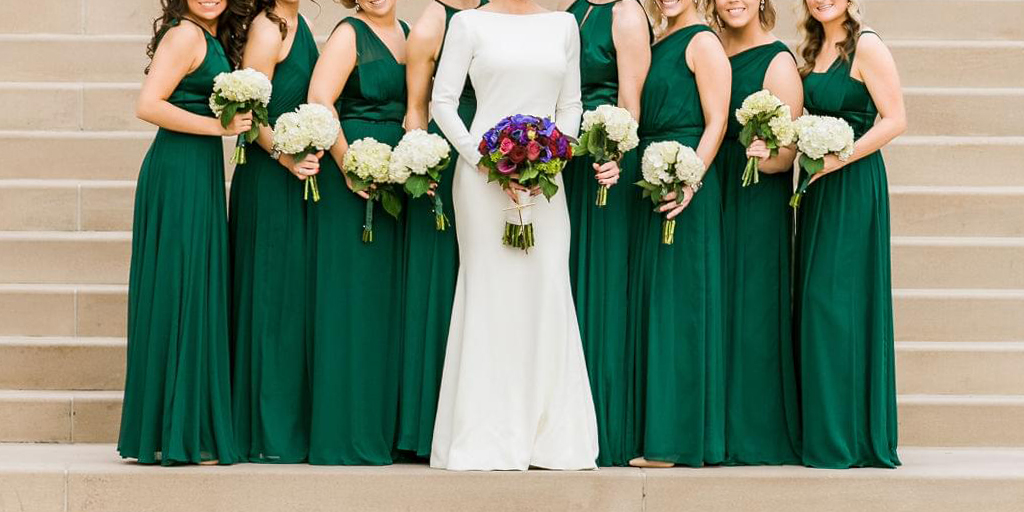 12 Gorgeous Emerald Green Bridesmaid Dress photos that will show you why this is the fanciest green shade for your wedding. Photo: Catherine Rhodes Photography.⠀⠀⠀⠀⠀⠀⠀⠀⠀ ⠀⠀⠀⠀⠀⠀⠀⠀⠀⠀⠀⠀⠀⠀⠀⠀⠀⠀⠀⠀⠀⠀⠀ ❤️⠀More #BridesmaidDresses inspiration: mysweetengagement.com/galleries/bridesmaids⠀⠀ ❤️⠀More #EmeraldGreen #wedding inspiration on our Wedding Colors gallery: mysweetengagement.com/colors/emerald-green-wedding/