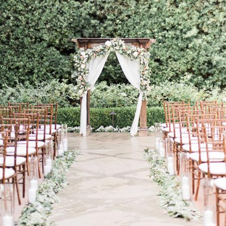 Gallery page with amazing wedding ceremony decor ideas to get inspired for your wedding day. // My Sweet Engagement // mysweetengagement.com/galleries/wedding-ceremony