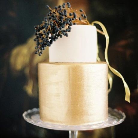Amazing Wedding Color Ideas Gallery: GOLD Wedding // https://mysweetengagement.com/colors/gold-wedding // #WeddingColors #WeddingColorPalette #WeddingColorSchemes #GoldWedding