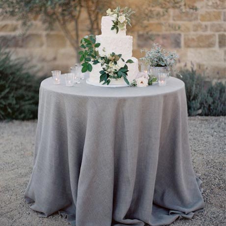 Amazing Wedding Color Ideas Gallery: GREY Wedding // https://mysweetengagement.com/colors/grey-wedding // #WeddingColors #WeddingColorPalette #WeddingColorSchemes #GreyWedding