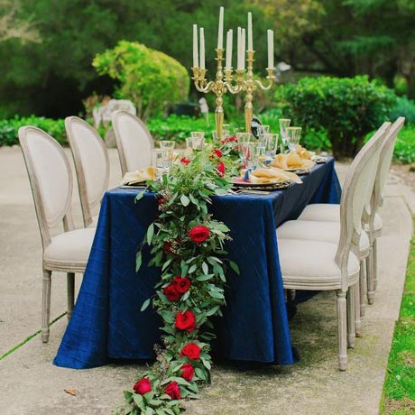 Amazing Wedding Color Ideas Gallery: NAVY BLUE Wedding // https://mysweetengagement.com/colors/navy-blue-wedding // #WeddingColors #WeddingColorPalette #WeddingColorSchemes #BlueWedding #NavyBlueWedding