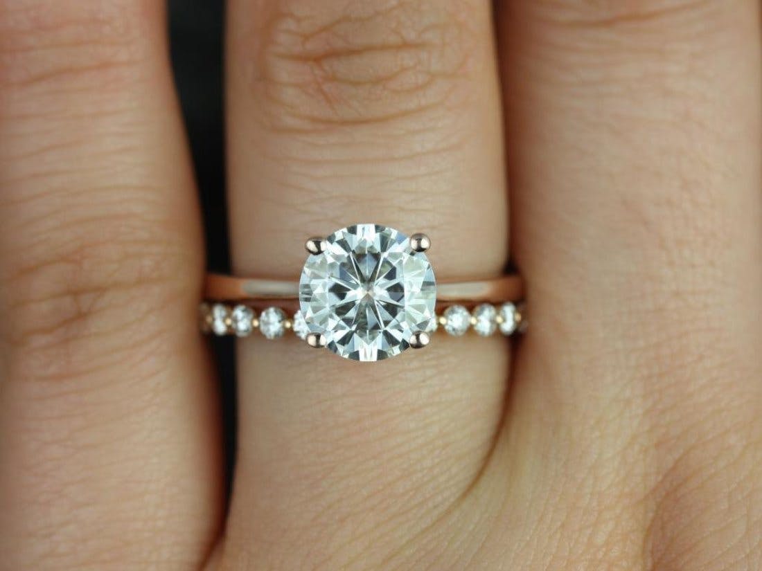 Simple Gold Round Engagement Ring // mysweetengagement.com