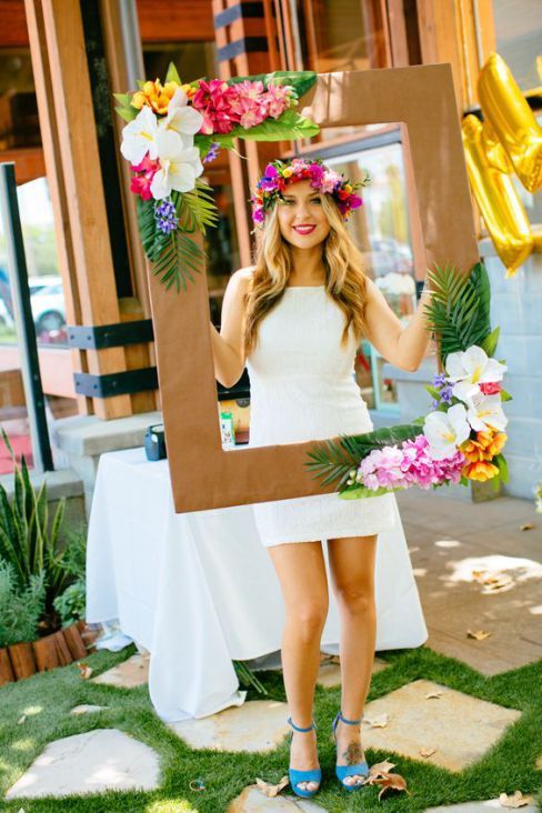 Tropical Bridal Shower Ideas: Picture perfect photo frame // mysweetengagement.com