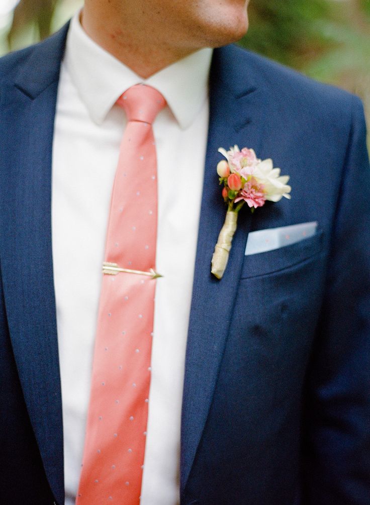 Living Coral groom tie inspiration. Check out these amazing 2019 Pantone Color of the Year Wedding Ideas // mysweetengagement.com