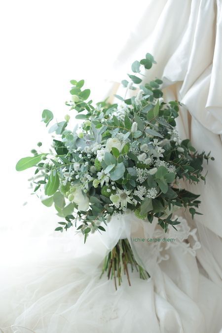 20 Stunning Greenery Wedding Bouquet Ideas we are Loving. // mysweetengagement.com
