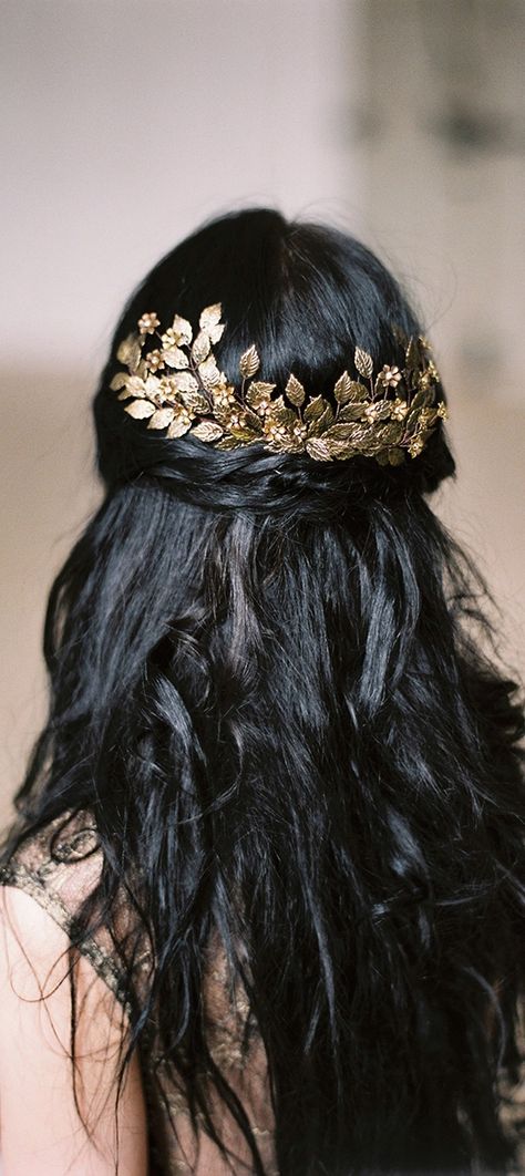 Simple half up hair down bridal hair idea with a statement gold hairpiece. // Gorgeous half up half down bridal hairstyle ideas to impress on your wedding day. // mysweetengagement.com