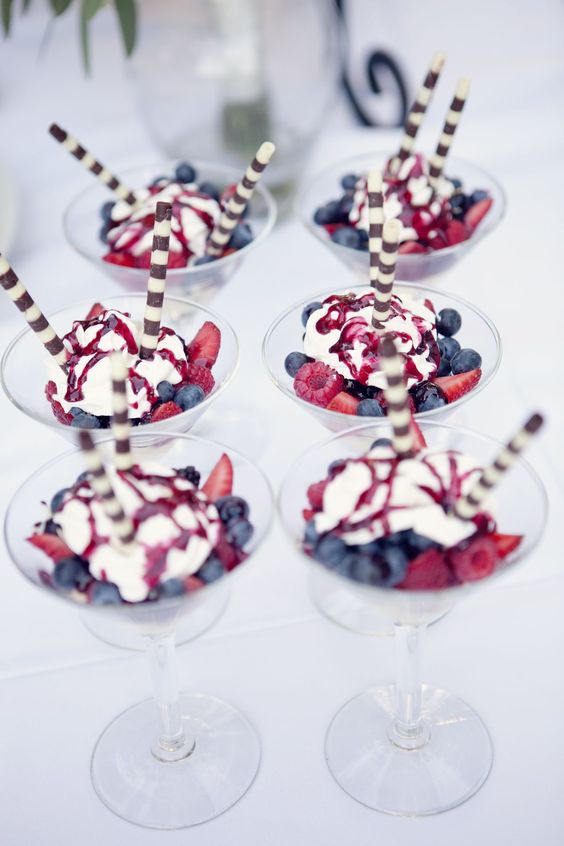 Red, White and Blue: Awesome and elegant Americana decorations for a 4th of July theme bridal shower. // This berry parfait is just mouth-watering! // mysweetengagement.com