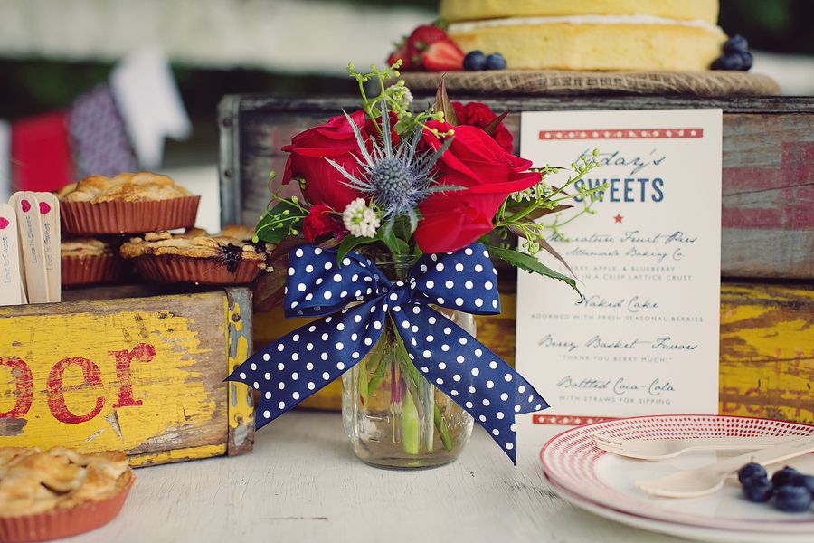 Red, White and Blue: Awesome and elegant patriotic decorations for a 4th of July theme bridal shower. // Who knew polka dots could be so patriotic? Recreate this lovely mason jar floral centerpiece for your Americana party. // mysweetengagement.com