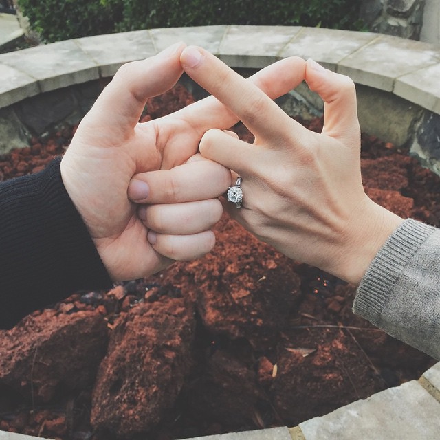 25 incredibly creative ring photos to announce your engagement on social media. // mysweetengagement.com