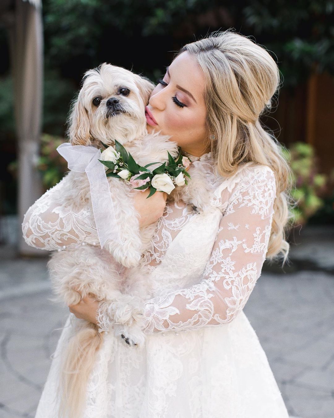 WARNING: These ridiculously cute pictures of dogs in weddings will make your day much better. // mysweetengagement.com