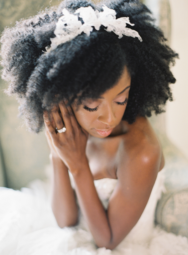 Beautiful African American bride with natural curly hair // mysweetengagement.com