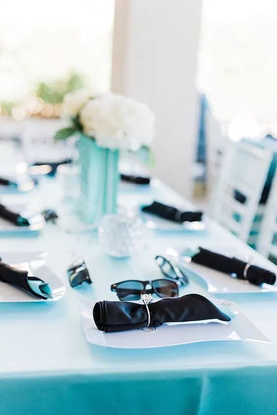 Top Creative Bridal Shower Theme Ideas. Breakfast at Tiffany's Themed Party. // mysweetengagement.com