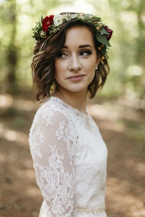 short wedding hairstyle: hair down with loose waves and floral crown