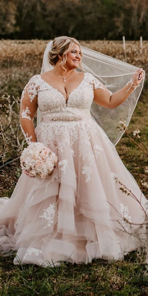 Lace plus size wedding dress for curvy bride