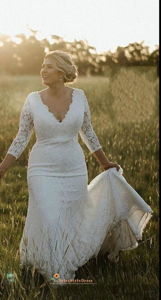V neck long sleeve plus size wedding dress for curvy bride